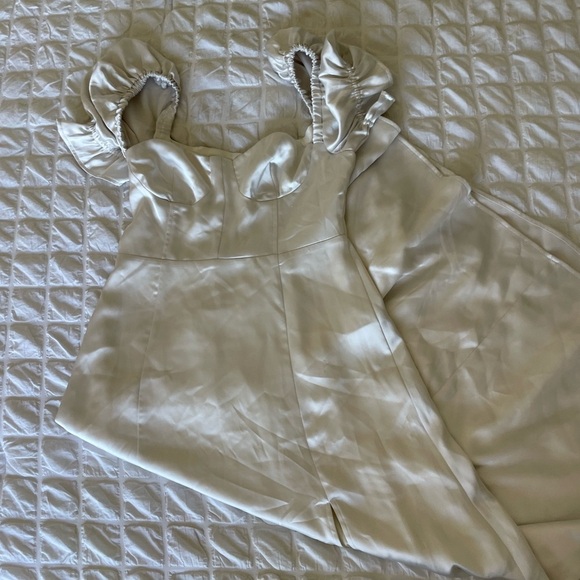 WeWoreWhat Whisper White Puff Sleeve Midi Dress - Picture 4 of 16